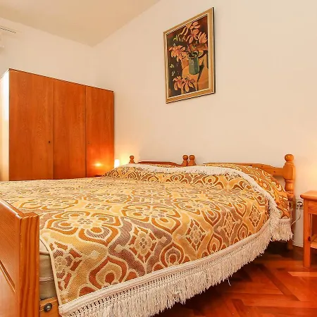 Apartment Radmila Medulin